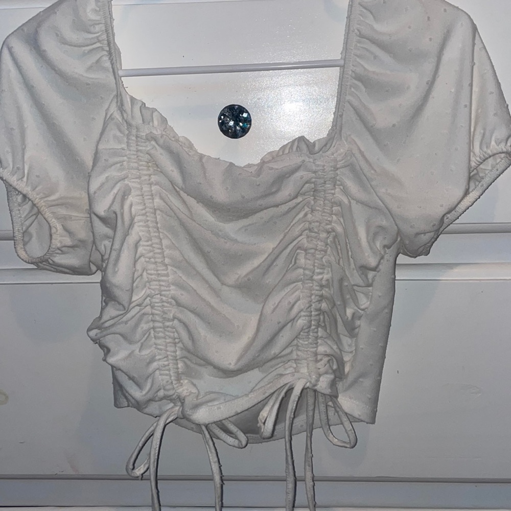 Puffy sleeve cropped top